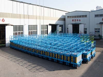 剪叉式升降機(jī)用來(lái)維修飛機(jī)的要點(diǎn)