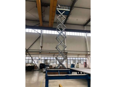 河南駐馬店工廠進(jìn)購(gòu)移動(dòng)剪叉式升降機(jī)一臺(tái)