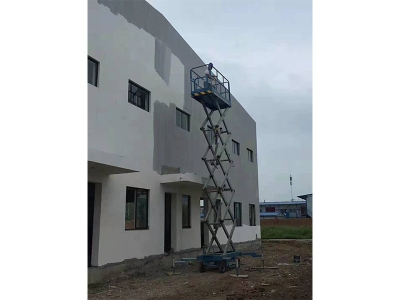 湖南客戶已選購(gòu)升降機(jī)一臺(tái)已正式啟用